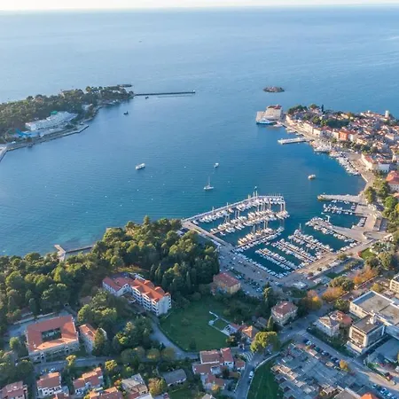 Spacious 3-Br Apartment Vita - Free Bikes & Parking * Poreč