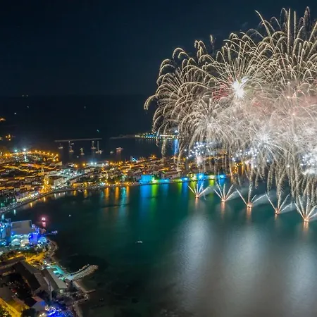 Spacious 3-Br Apartment Vita - Free Bikes & Parking アパート *