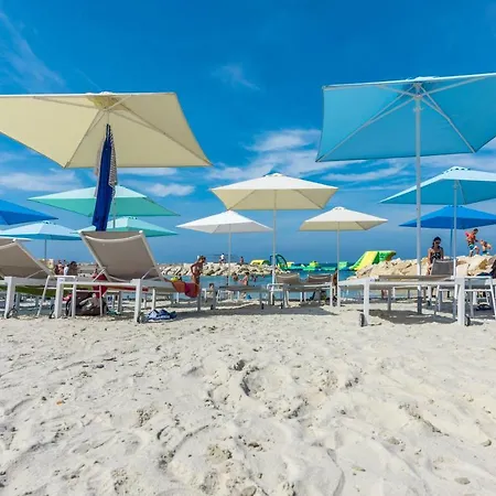 Spacious 3-Br Apartment Vita - Free Bikes & Parking Poreč