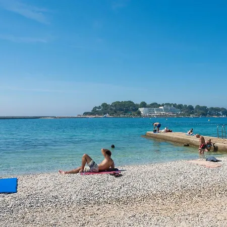 Spacious 3-Br Apartment Vita - Free Bikes & Parking Poreč