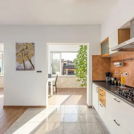 Spacious 3-Br Apartment Vita - Free Bikes & Parking