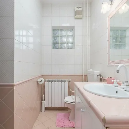 Spacious 3-Br Apartment Vita - Free Bikes & Parking Poreč