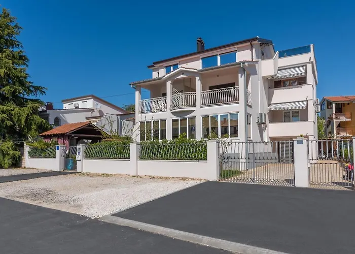 Spacious 3-br - Free Bikes & Parking * Poreč