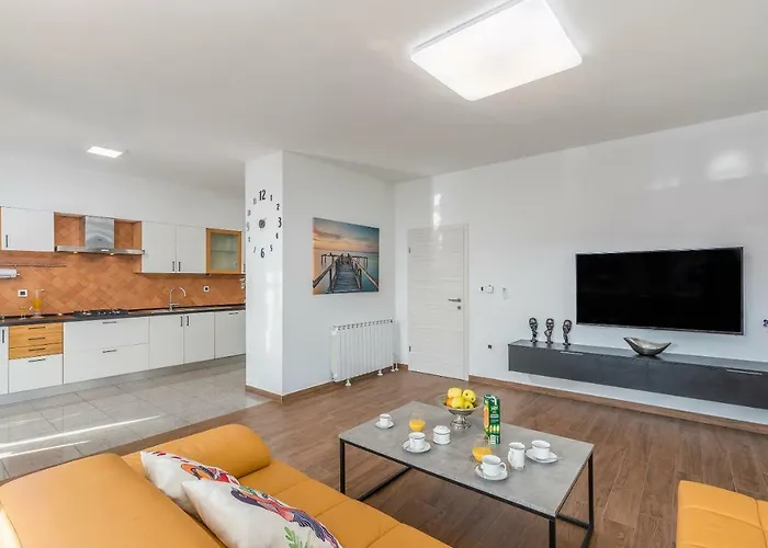 Spacious 3-br - Free Bikes&parking Poreč
