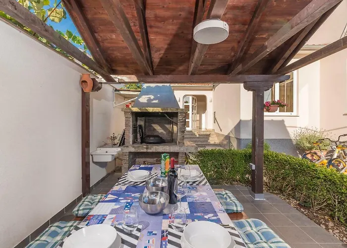 Apartment Spacious 3-br - Free Bikes & Parking Poreč