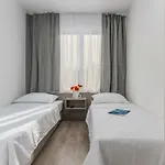 Apartment Spacious 3-br - Free Bikes & Parking *