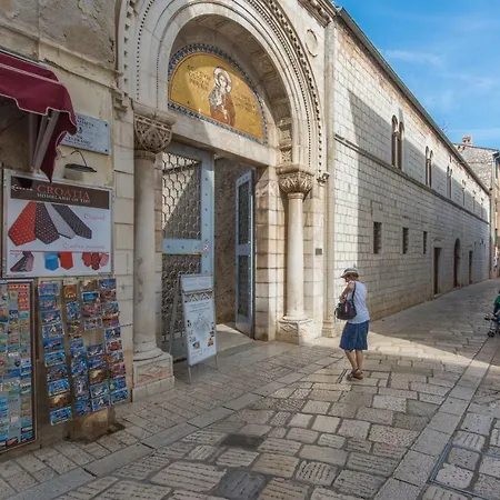 Spacious 3-Br Apartment Vita - Free Bikes & Parking *