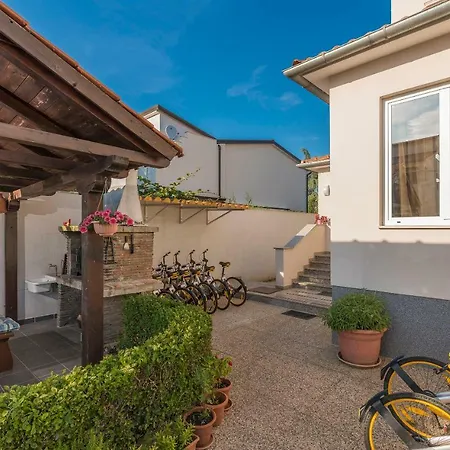 Apartment Spacious 3-br - Free Bikes & Parking
