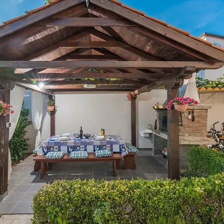 Apartmán Spacious 3-br - Free Bikes & Parking