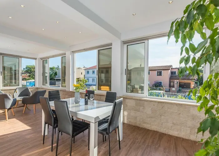 Spacious 3-br - Free Bikes & Parking Poreč