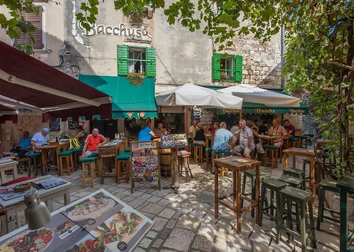 Appartamento Spacious 3-br - Free Bikes & Parking *