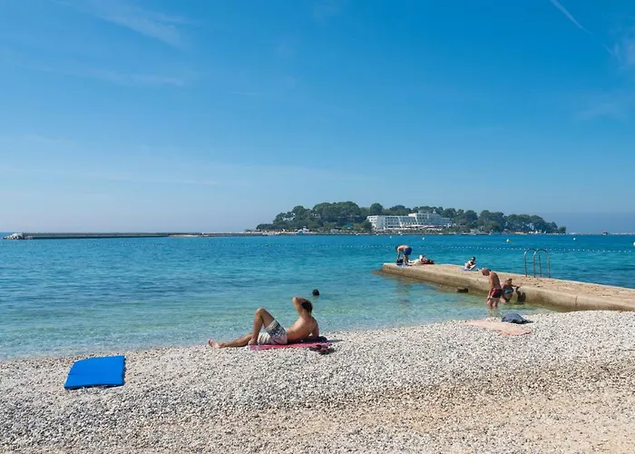 Spacious 3-br - Free Bikes & Parking Porec