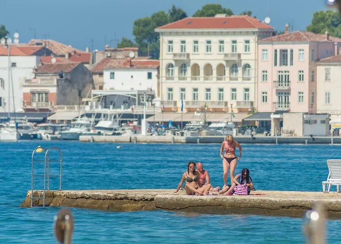 Spacious 3-br - Free Bikes & Parking