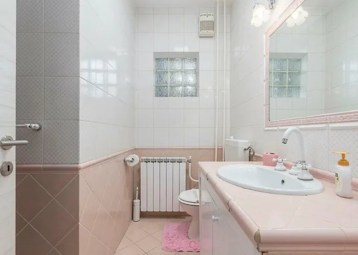 Spacious 3-br - Free Bikes & Parking 포레치