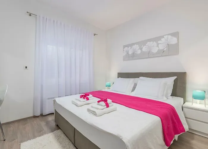 Apartmán Spacious 3-br - Free Bikes & Parking